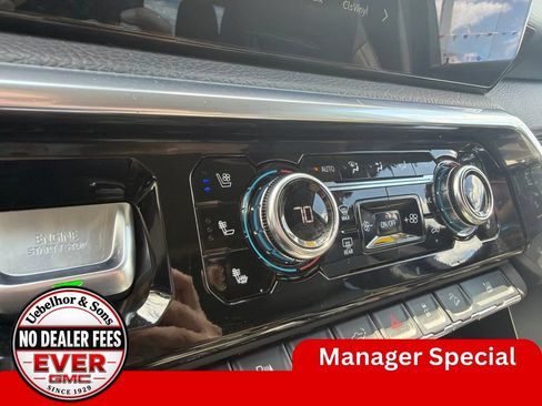 Used 2023 GMC Sierra 1500 Denali w/ Denali Reserve Package AWD/4WD image 30