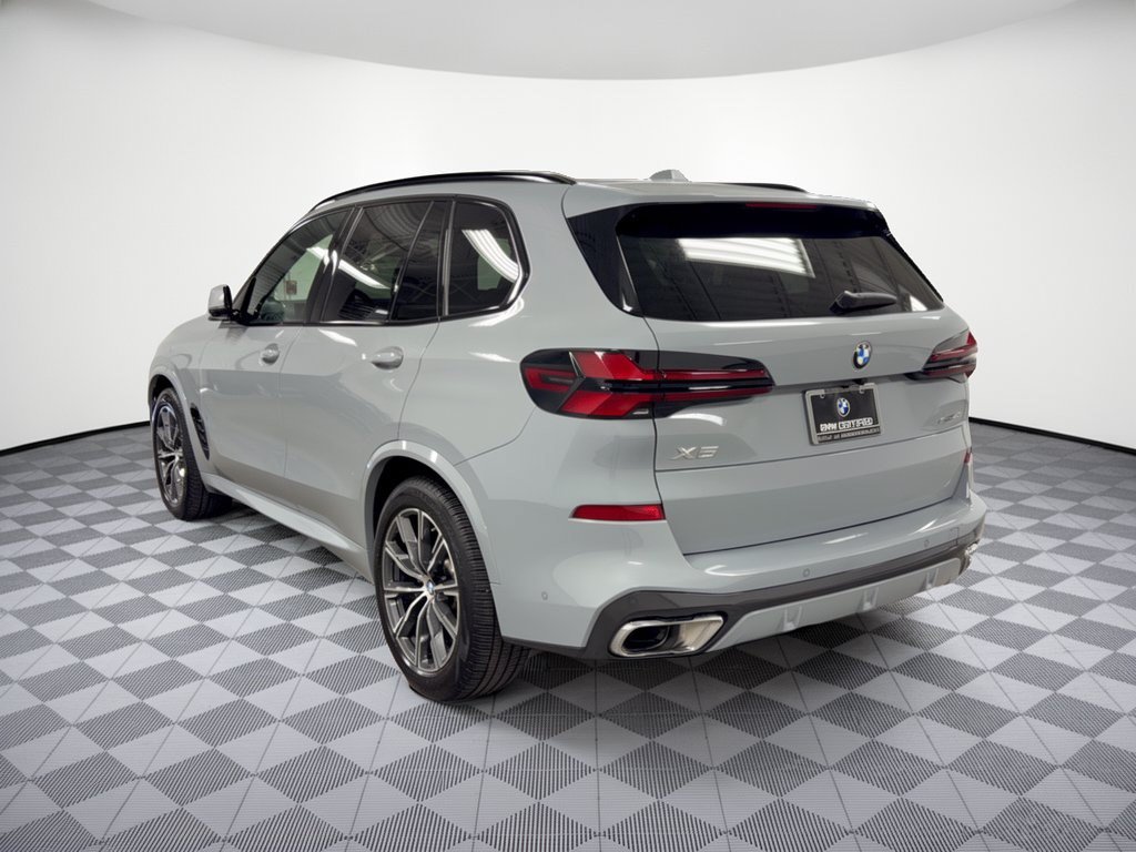 Certified 2026 BMW X5 sDrive40i w/ M Sport Package RWD image 3