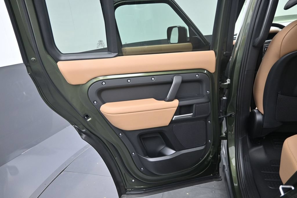New 2026 Land Rover Defender 110 X-Dynamic SE AWD/4WD image 19