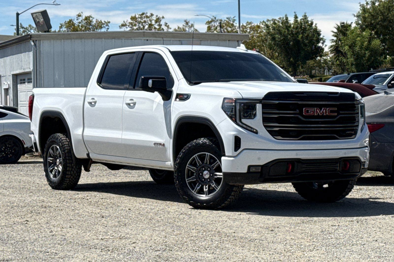 Used 2025 GMC Sierra 1500 AT4 AWD/4WD image 2