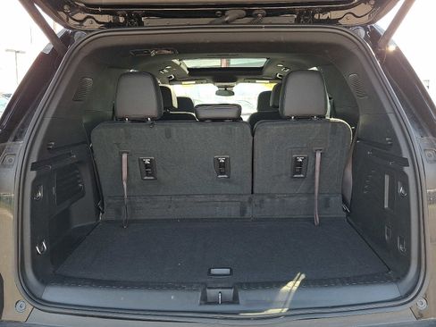 Used 2025 Chevrolet Traverse LT w/ Sun and Wheel Package FWD image 28