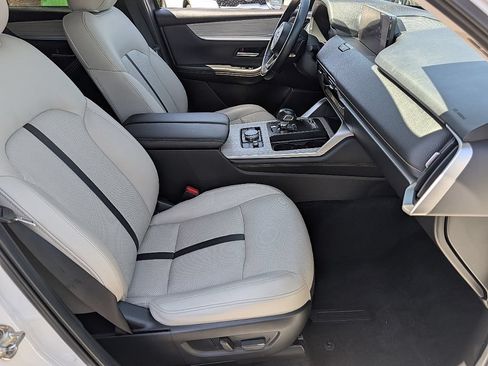 Used 2024 MAZDA CX-90 Plug-In Hybrid w/ Preferred AWD/4WD image 18