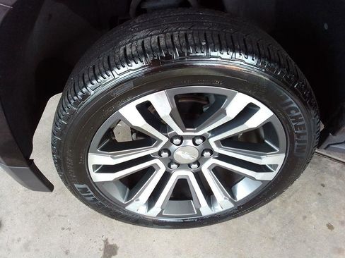 Used 2018 Chevrolet Tahoe LT image 27