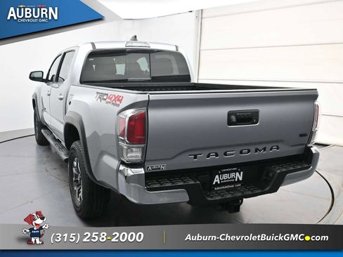 Used 2023 Toyota Tacoma TRD Off-Road image 11