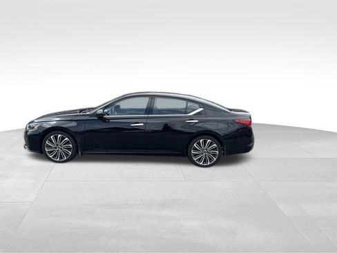 Used 2023 Nissan Altima 2.5 SL FWD image 11