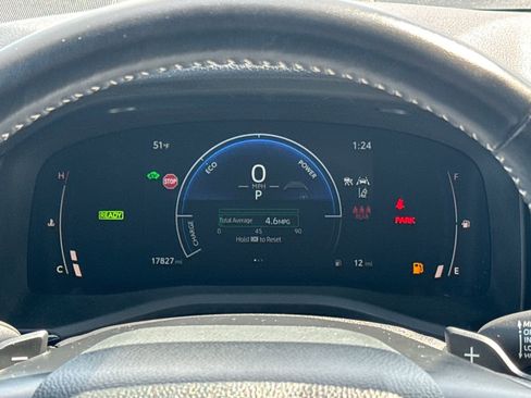 Used 2025 Toyota Camry SE w/ Convenience Package image 16