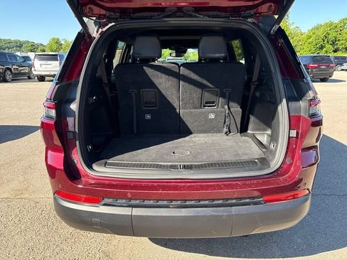 Used 2024 Jeep Grand Cherokee L Altitude AWD/4WD image 24