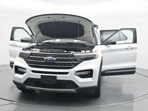 Used 2021 Ford Explorer XLT w/ Equipment Group 202A RWD image 28