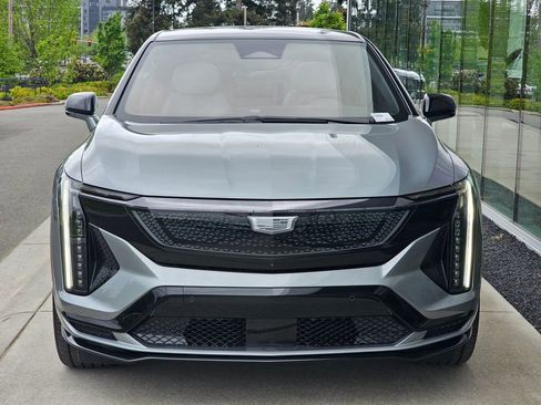 New 2026 Cadillac Optiq V AWD/4WD image 8