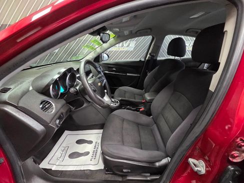 Used 2014 Chevrolet Cruze LT FWD image 18