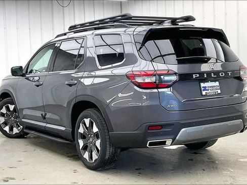 New 2026 Honda Pilot Touring image 5