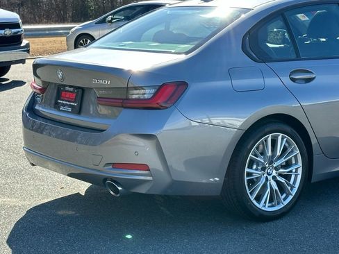 Used 2023 BMW 330i Sedan w/ Driving Assistance Package image 48