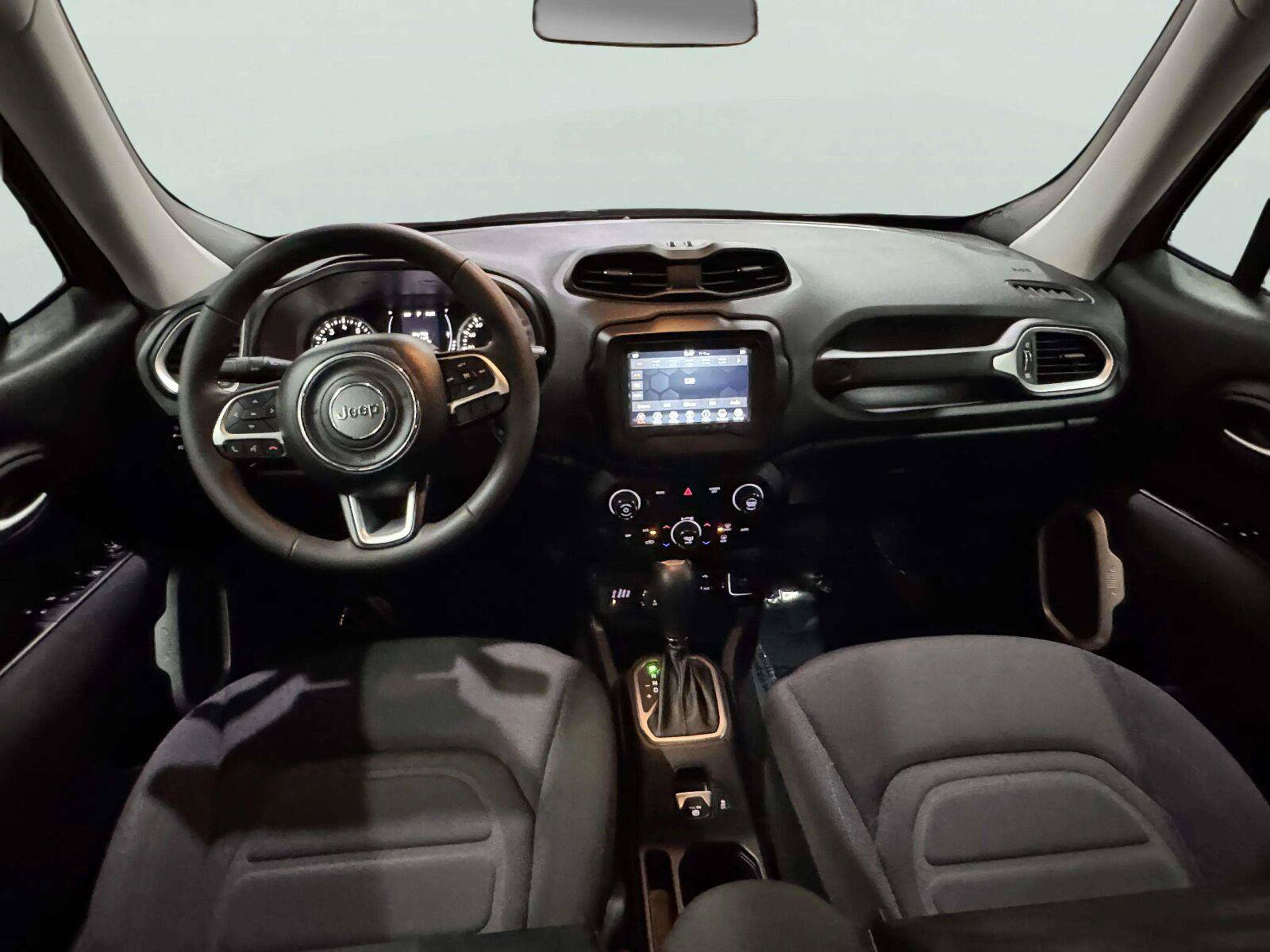 Used 2020 Jeep Renegade Latitude AWD/4WD image 36