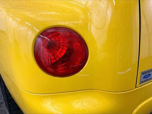 Used 2003 Chevrolet SSR w/ Preferred Equipment Group RWD image 28