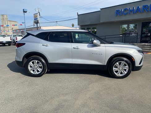 Used 2022 Chevrolet Blazer LT FWD image 3