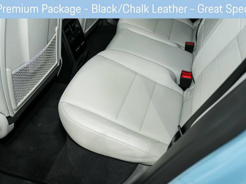 Used 2025 Porsche Macan 4S Electric AWD/4WD image 50