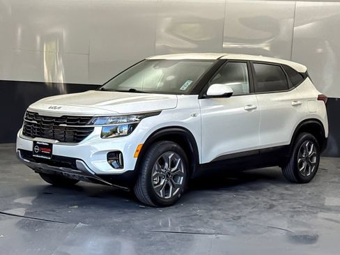 Used 2024 Kia Seltos LX AWD/4WD image 7
