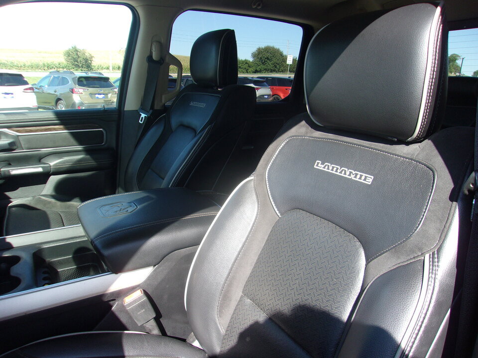 Used 2019 RAM 1500 Laramie AWD/4WD image 10