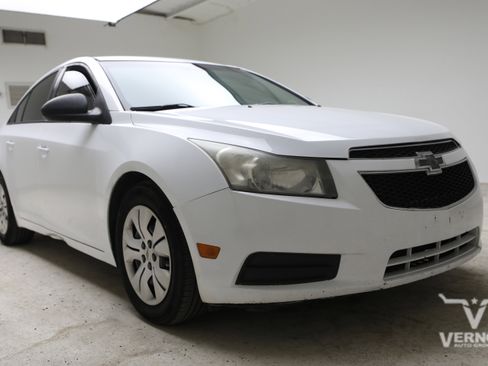 Used 2014 Chevrolet Cruze LS FWD image 7