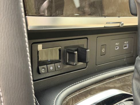 Used 2023 Nissan Armada Platinum w/ Cargo Package RWD image 18