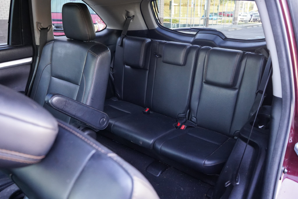 Used 2018 Toyota Highlander XLE AWD/4WD image 30