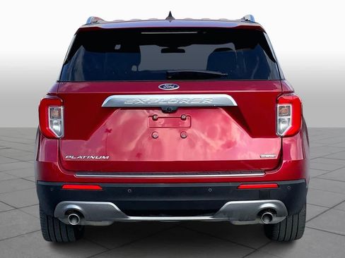 Used 2022 Ford Explorer Platinum w/ Technology Package image 4