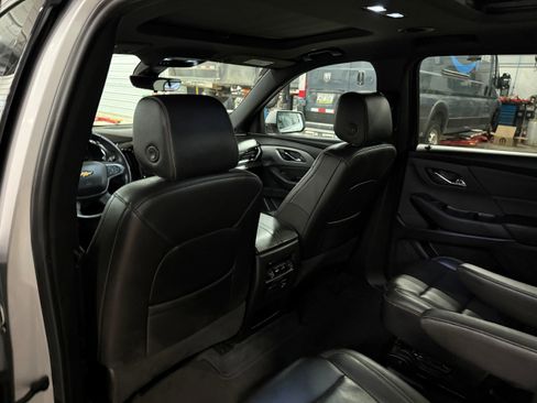 Used 2022 Chevrolet Traverse LT w/ LT Premium Package image 29