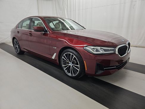 Used 2023 BMW 530e xDrive w/ Premium Package image 3