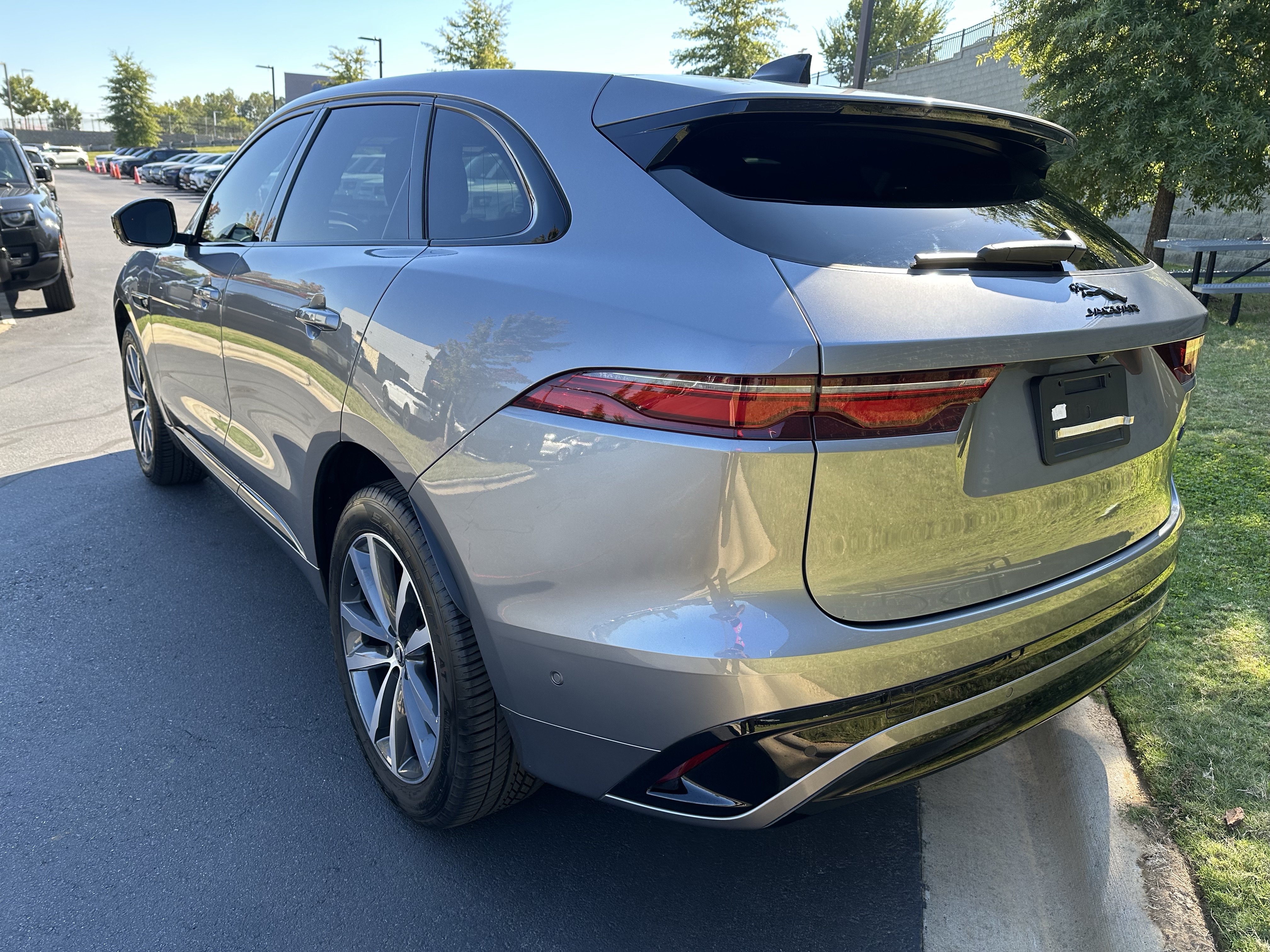 Certified 2026 Jaguar F-PACE R-Dynamic S AWD/4WD image 5