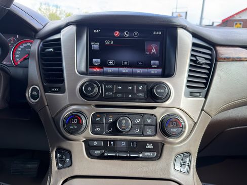 Used 2015 GMC Yukon Denali w/ Premium Package AWD/4WD image 25