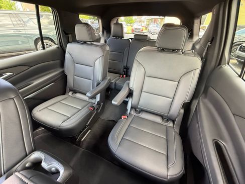 New 2026 Chevrolet Traverse LT w/ Sun and Wheel Package AWD/4WD image 15