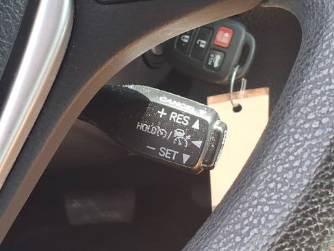 Used 2018 Toyota Corolla LE FWD image 22