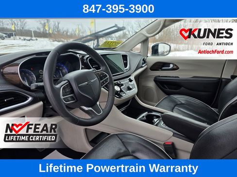 Used 2023 Chrysler Pacifica Limited image 19