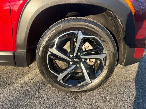 Used 2023 Chevrolet TrailBlazer RS image 2