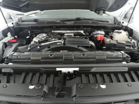 Used 2025 Chevrolet Silverado 2500 LT w/ Convenience Package image 8