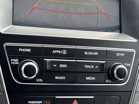 Used 2018 Hyundai Santa Fe Sport FWD image 36