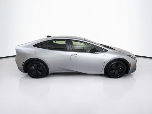 Used 2026 Toyota Prius LE FWD image 10