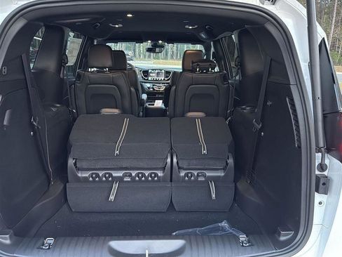 New 2026 Chrysler Pacifica Select image 25