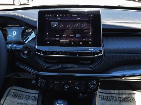 New 2025 Jeep Compass Latitude w/ Sun & Sound Group image 23