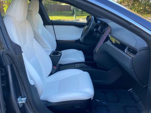 Used 2020 Tesla Model S Long Range Plus image 37