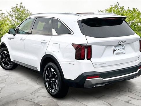 Certified 2025 Kia Sorento S w/ Panoramic Sunroof Package image 12