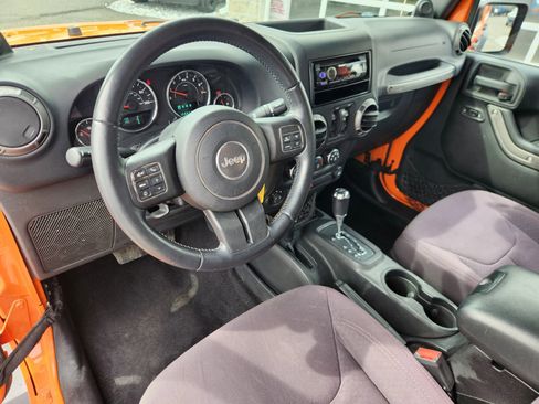 Used 2013 Jeep Wrangler Unlimited Sport image 27