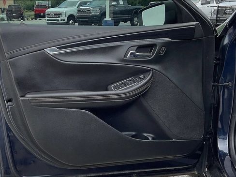 Used 2018 Chevrolet Impala LT FWD image 17