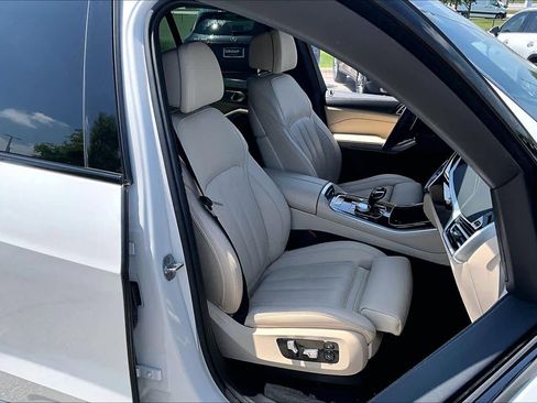 Used 2022 BMW X5 sDrive40i w/ M Sport Package RWD image 9