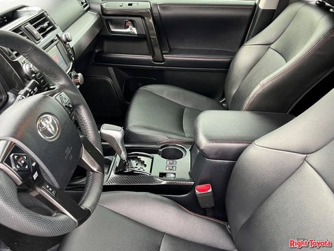 Certified 2019 Toyota 4Runner TRD Off-Road Premium AWD/4WD image 21