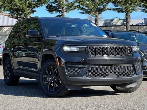 Used 2024 Jeep Grand Cherokee Altitude AWD/4WD image 1