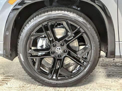 New 2026 Volkswagen Tiguan SE R-Line image 24