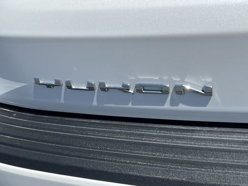 Used 2024 GMC Yukon Denali Ultimate AWD/4WD image 9