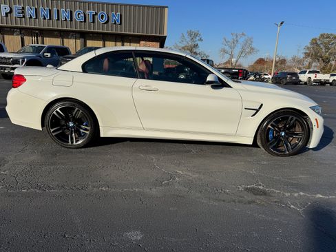 Used 2015 BMW M4 Convertible image 8