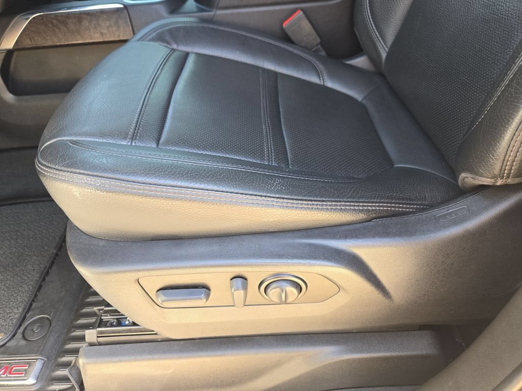 Used 2021 GMC Sierra 1500 Denali w/ Driver Alert Package II AWD/4WD image 16